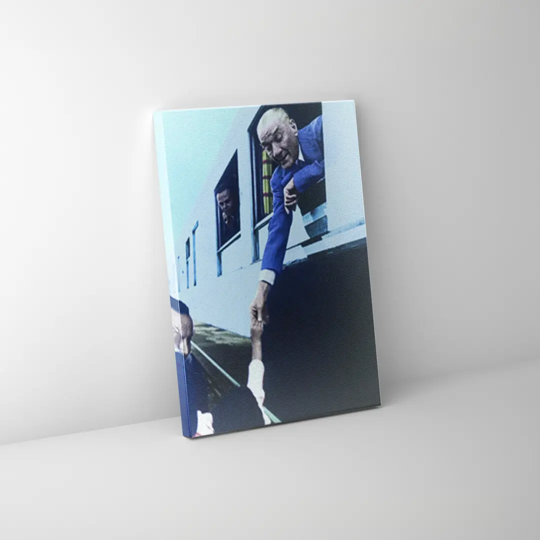 Mustafa Kemal Atatürk Sonsuzluk Treninde Gençliğe Veda Kanvas Tablo